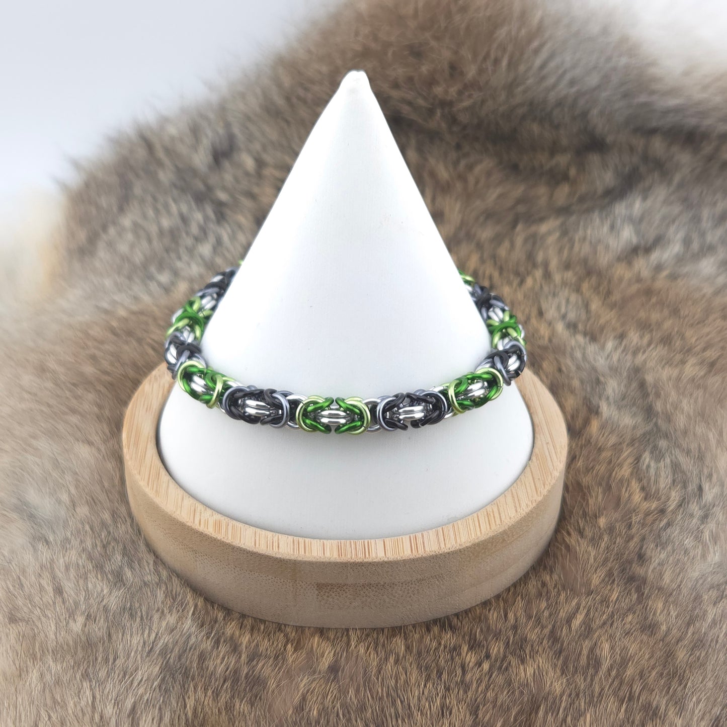 Byzantine Chainmail Bracelet - Aromantic Pride Flag - Premium Anodized Aluminum